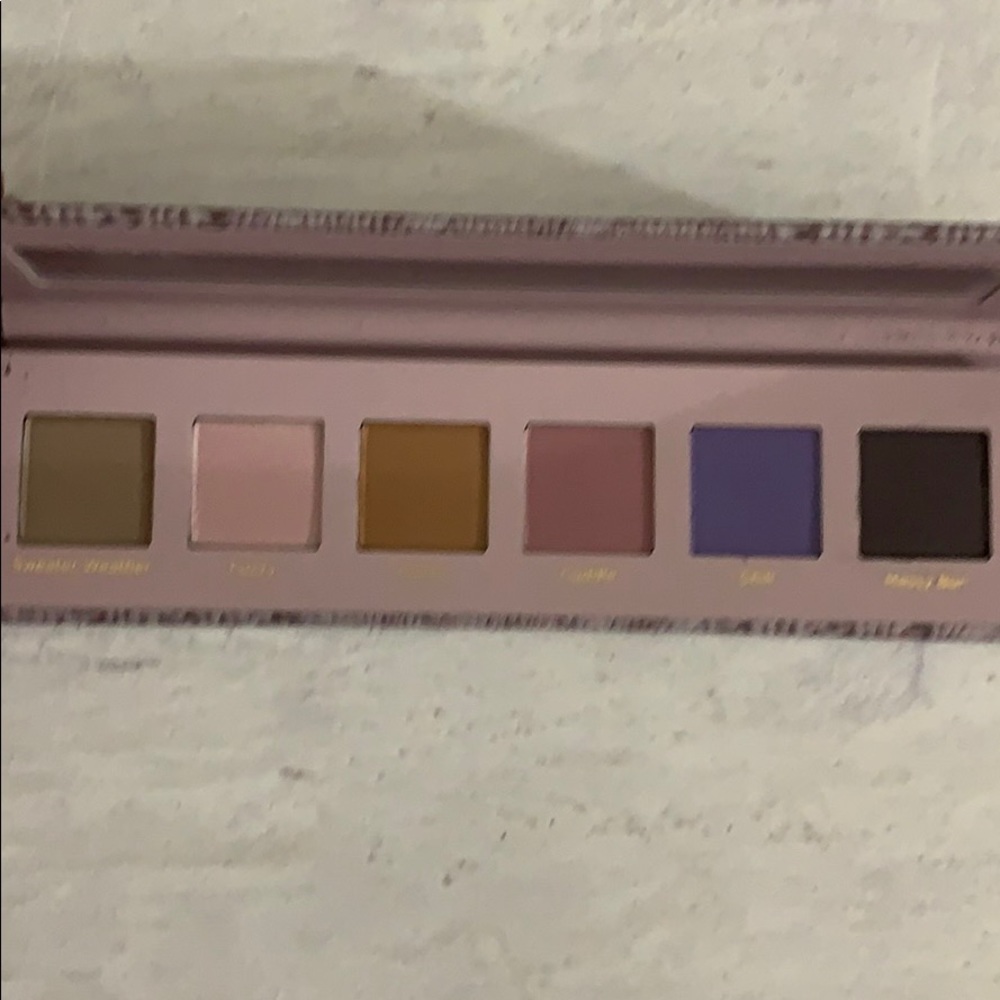 Dominique Cosmetics Sweater Weather Eyeshadow - Picture 3 of 3